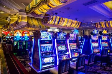 kancah4d mobile app interface showing live football matches and slot tournament schedule